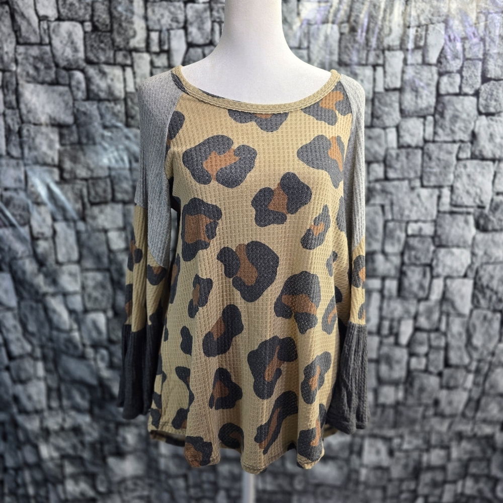 FSL Apparel Tan & Grey Leopard Print Waffle Knit Bell Sleeve Top. Small